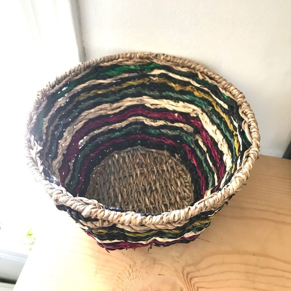Multi Color Seagrass/Wicker Basket - Picture 5 of 7